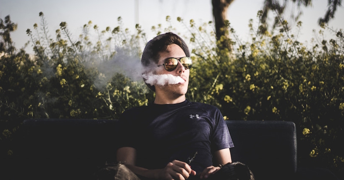 Big Tobacco has become Big Vape, but it's up to the same old tricks -  Macleans.ca