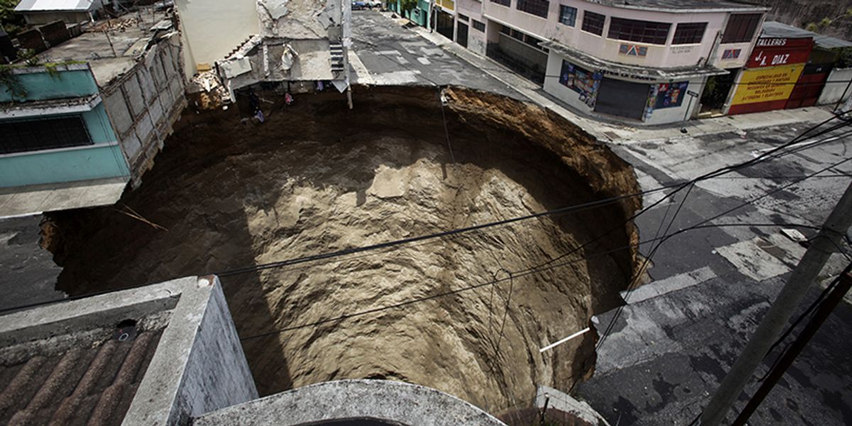 AUG31_SINKHOLES03.jpg