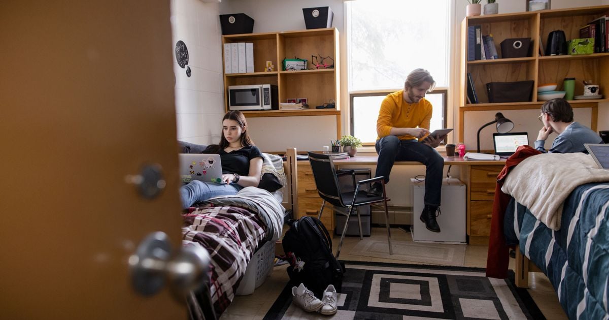 Chi Phí Sinh Hoạt Trong Ký Túc Xá Canada Tăng Cao: Gánh Nặng Mới Cho Sinh Viên Và Phụ Huynh