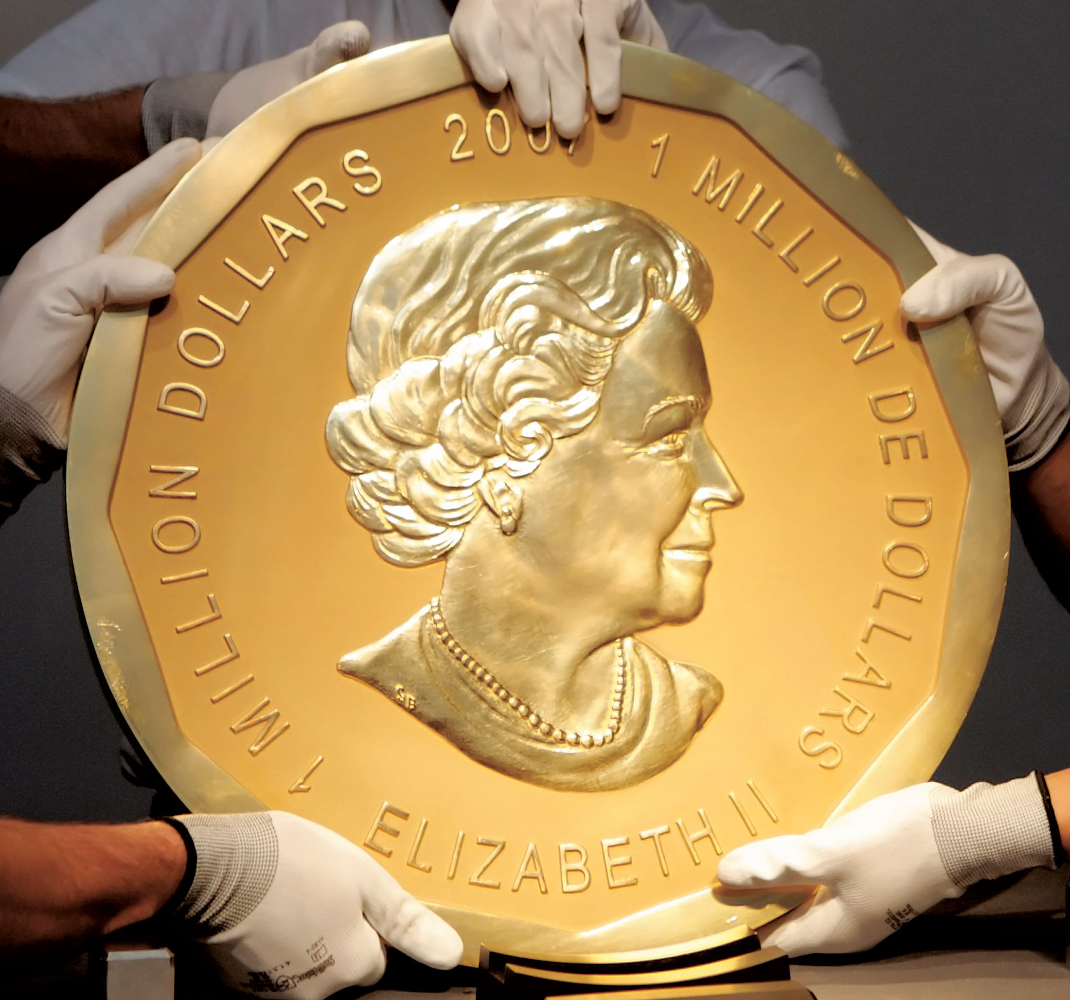 $100,000 REWARD! THE MURDERER リバティベルサルーン The saga of Canada's stolen million-dollar coin - Macleans.ca